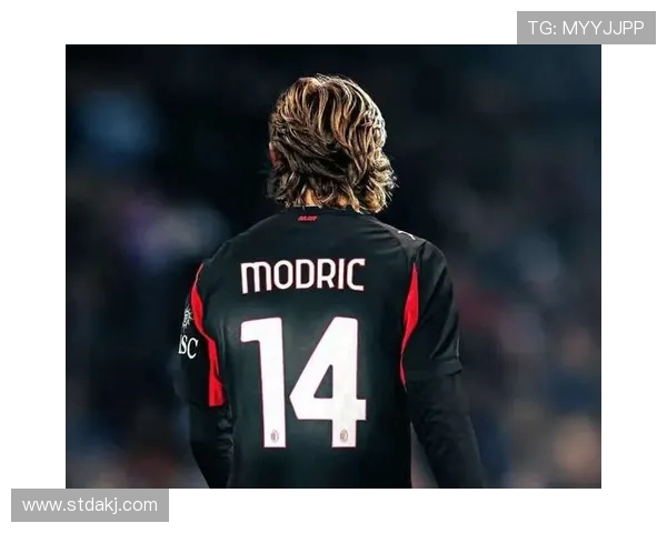 卡拉泽盛赞阿莱格里与莫德里奇，盼米兰重现欧冠辉煌